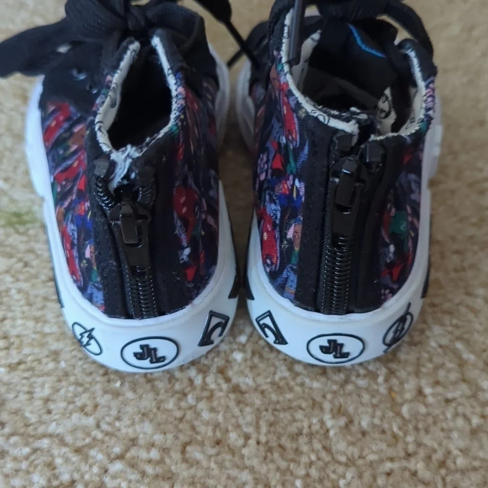 Ground Up Toddler Size 5 Justice League High top sneakers- DC Lace up
